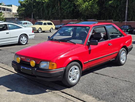 FORD ESCORT 1.6 XR3 8V ÁLCOOL 2P MANUAL